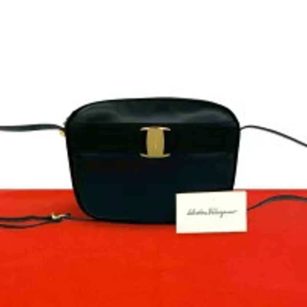 Salvatore Ferragamo Vara Ribbon Leather Shoulder Bag Black